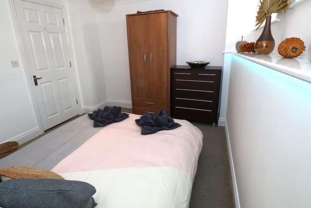 New Sunset Square Eastbourne 2 Bed Apartment, Long Stay Welcome Exteriör bild