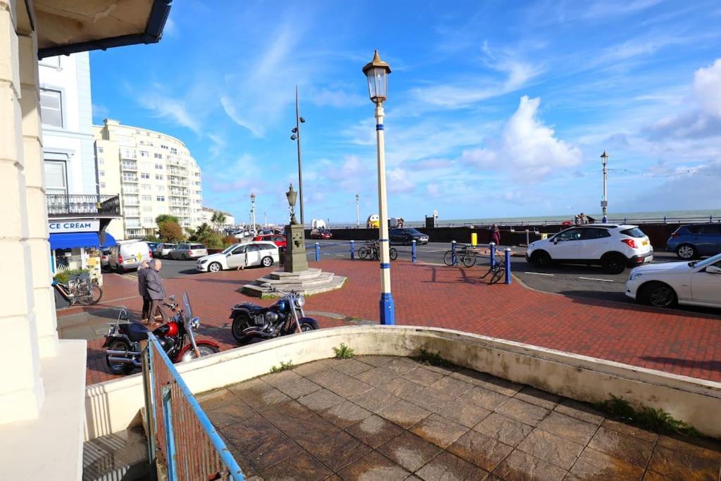 New Sunset Square Eastbourne 2 Bed Apartment, Long Stay Welcome Exteriör bild