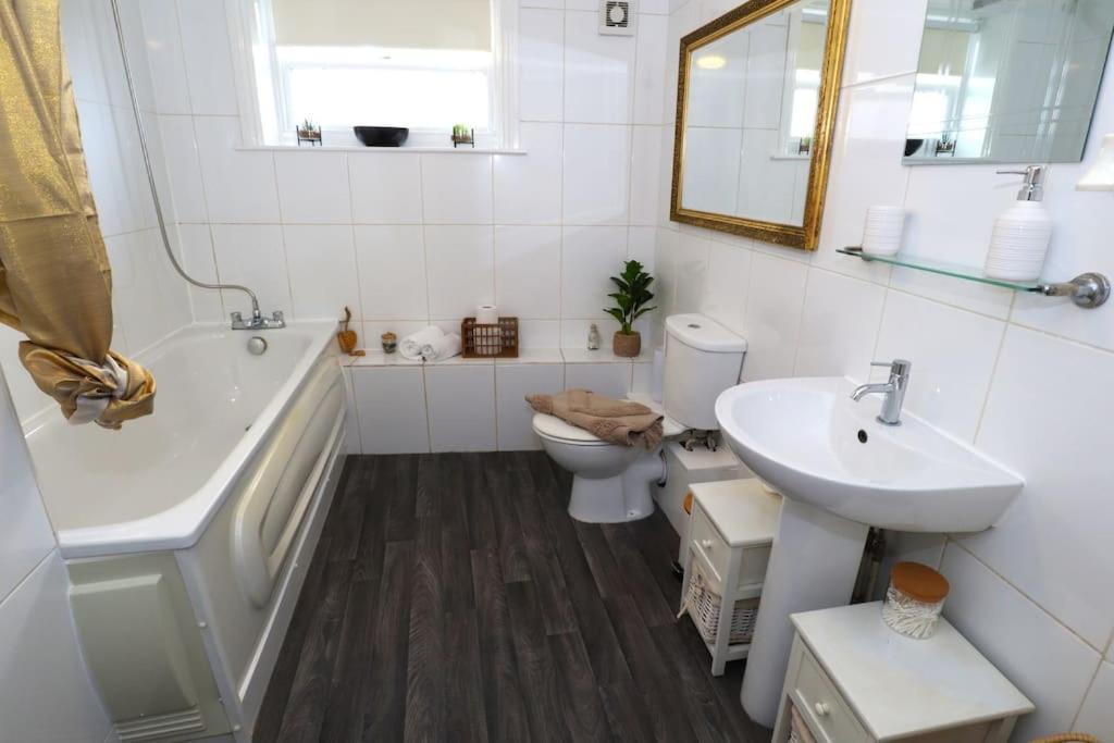 New Sunset Square Eastbourne 2 Bed Apartment, Long Stay Welcome Exteriör bild